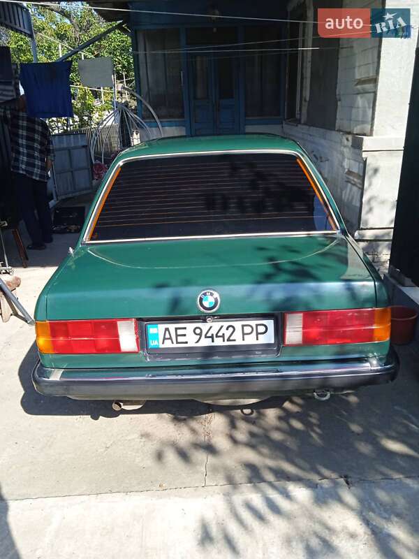Седан BMW 3 Series 1986 в Синельниково