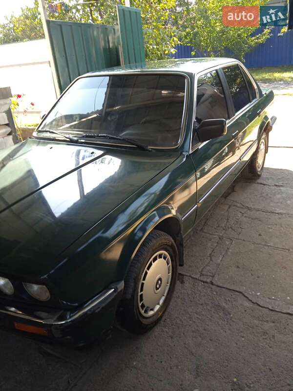 Седан BMW 3 Series 1986 в Синельниково