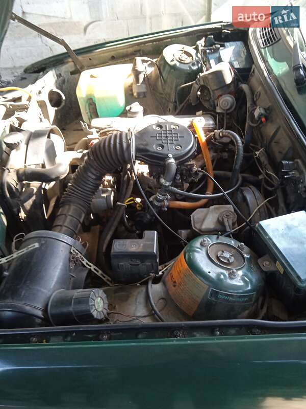 Седан BMW 3 Series 1986 в Синельниково