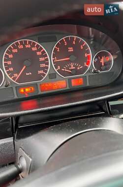 Седан BMW 3 Series 2000 в Гайвороні