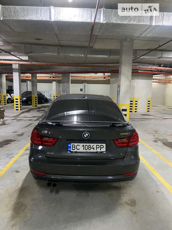 Седан BMW 3 Series 2014 в Львові