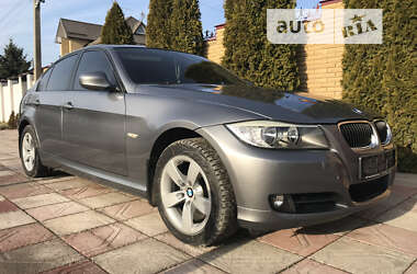 Седан BMW 3 Series 2009 в Новомосковске