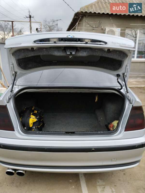 Седан BMW 3 Series 2000 в Рени