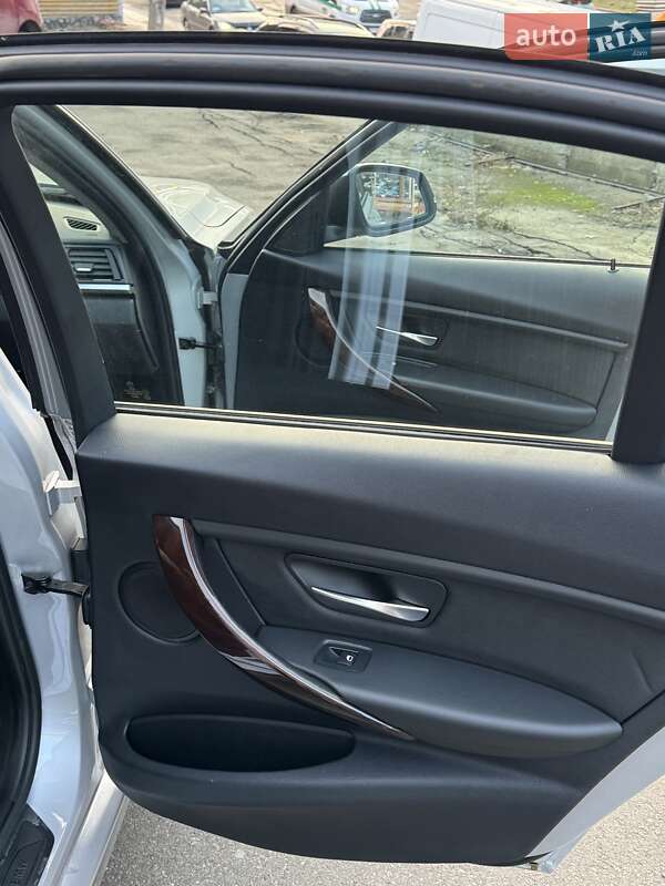 Седан BMW 3 Series 2014 в Києві фото 26 Седан BMW 3 Series 2014 в Києві