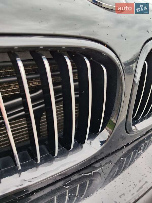 Седан BMW 3 Series 2002 в Олександрії