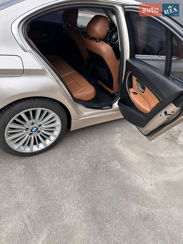 Седан BMW 3 Series 2015 в Києві