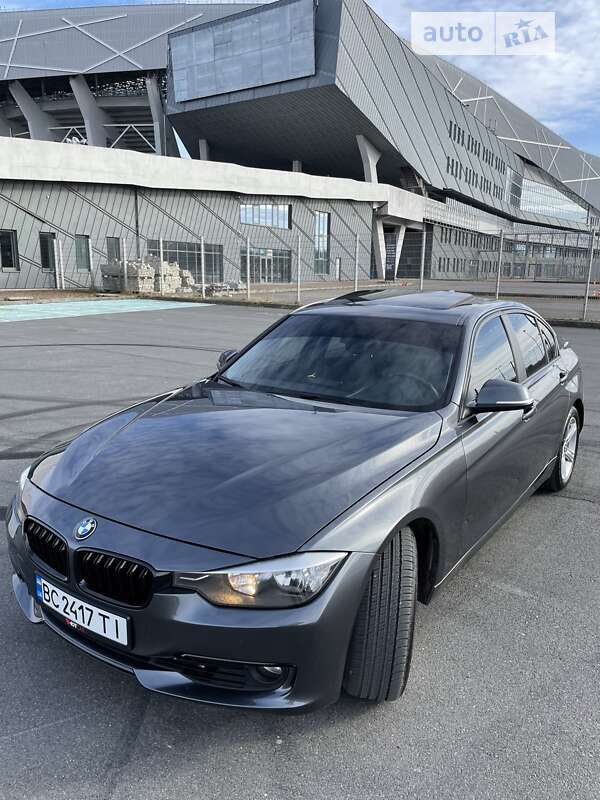 Седан BMW 3 Series 2014 в Львові