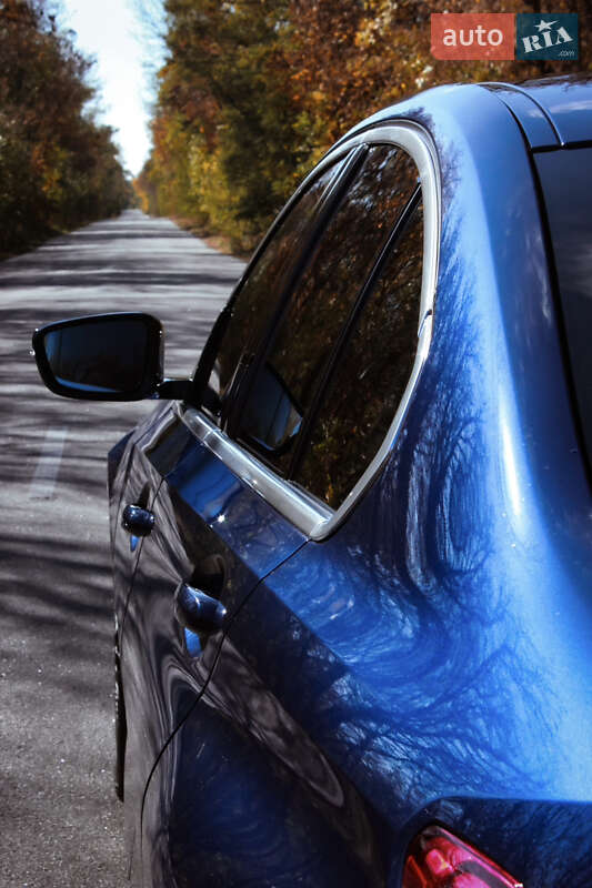 Седан BMW 3 Series 2019 в Кам'янському