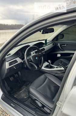 Універсал BMW 3 Series 2009 в Чернівцях