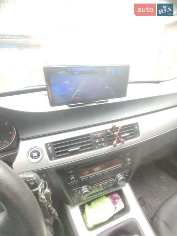 Седан BMW 3 Series 2010 в Рава-Русской
