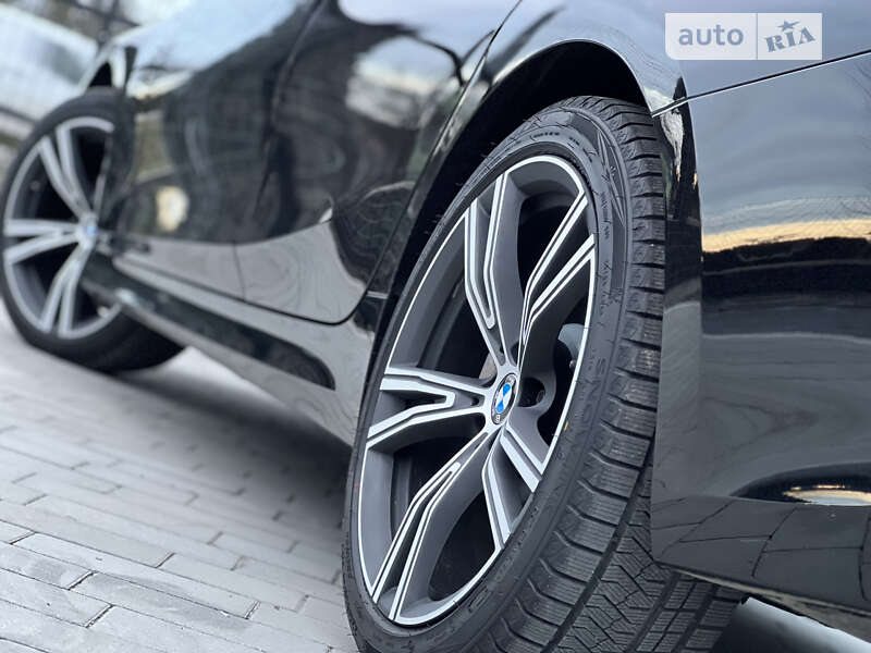 Седан BMW 3 Series 2019 в Львові