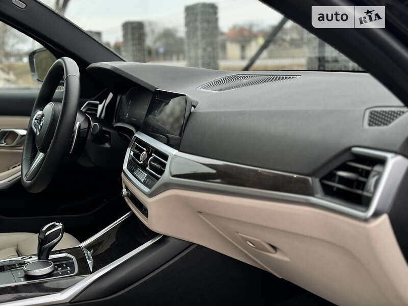 Седан BMW 3 Series 2019 в Львові