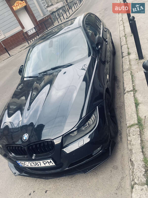 Седан BMW 3 Series 2011 в Львове