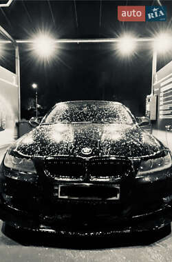 Седан BMW 3 Series 2011 в Львове