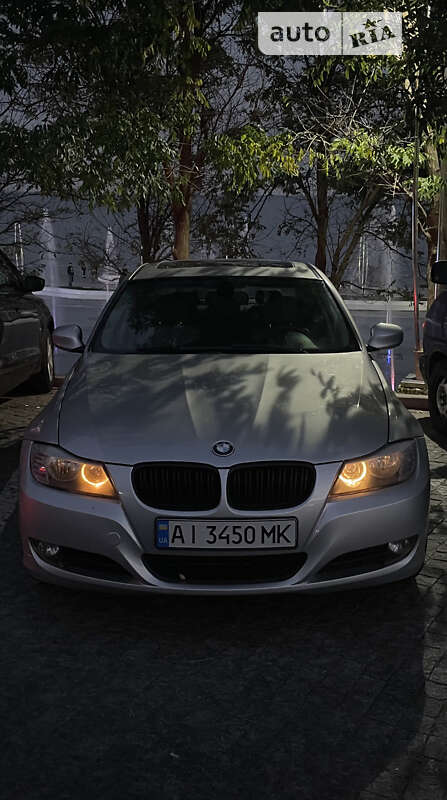 Седан BMW 3 Series 2010 в Василькове