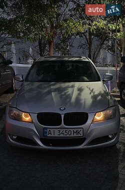 Седан BMW 3 Series 2010 в 