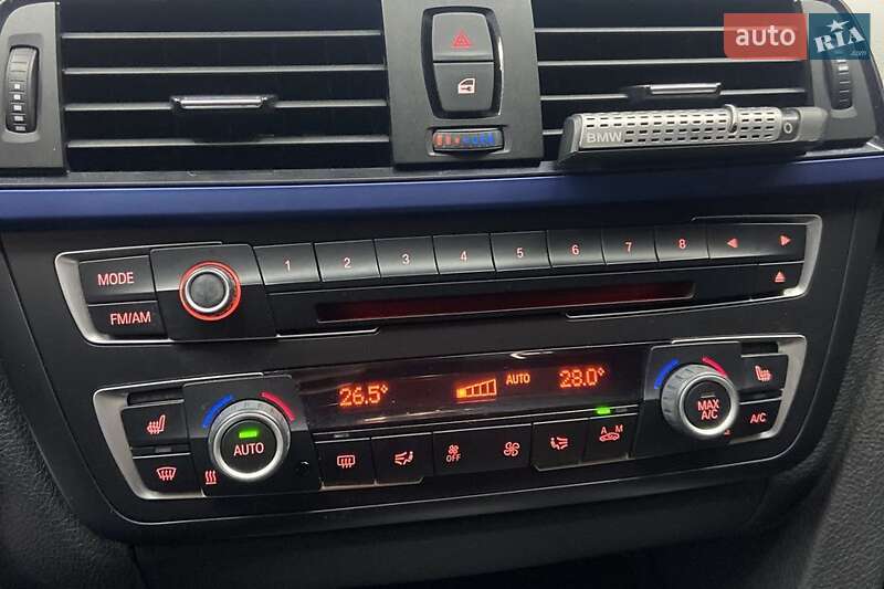 Седан BMW 3 Series 2014 в Львові