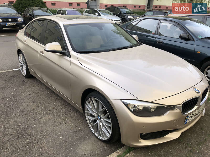 Седан BMW 3 Series 2014 в Львове