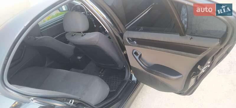 Седан BMW 3 Series 2002 в Деражні