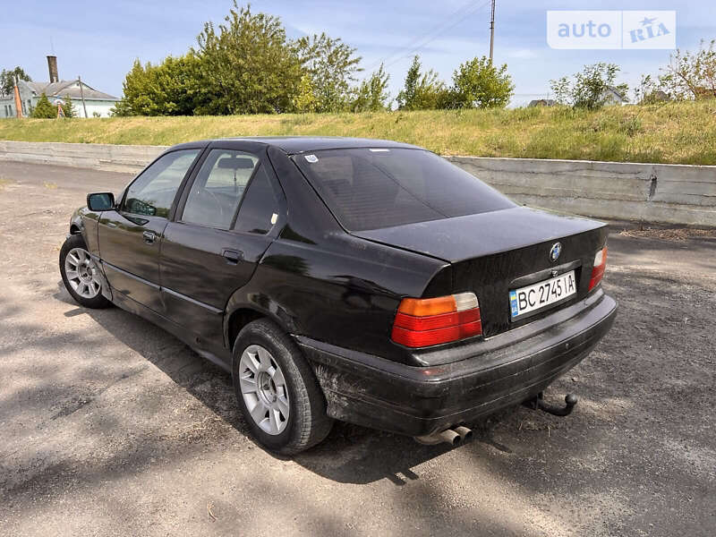 Седан BMW 3 Series 1994 в Дубно