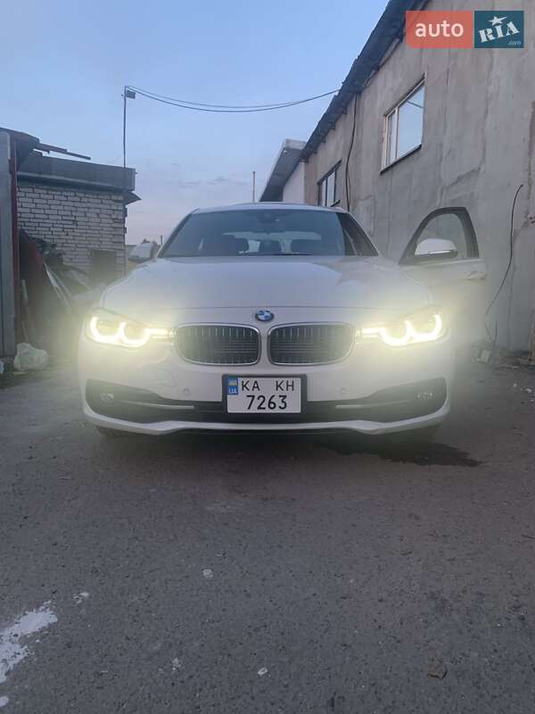 Седан BMW 3 Series 2016 в Киеве