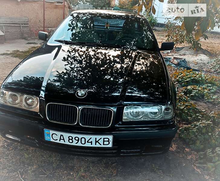 Седан BMW 3 Series 1994 в Каменке