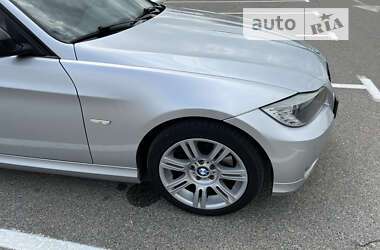 Универсал BMW 3 Series 2010 в Киеве