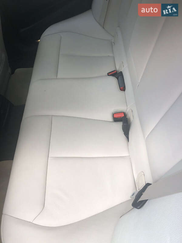 Седан BMW 3 Series 2014 в Львове