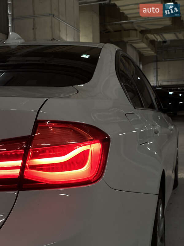 Седан BMW 3 Series 2017 в Києві