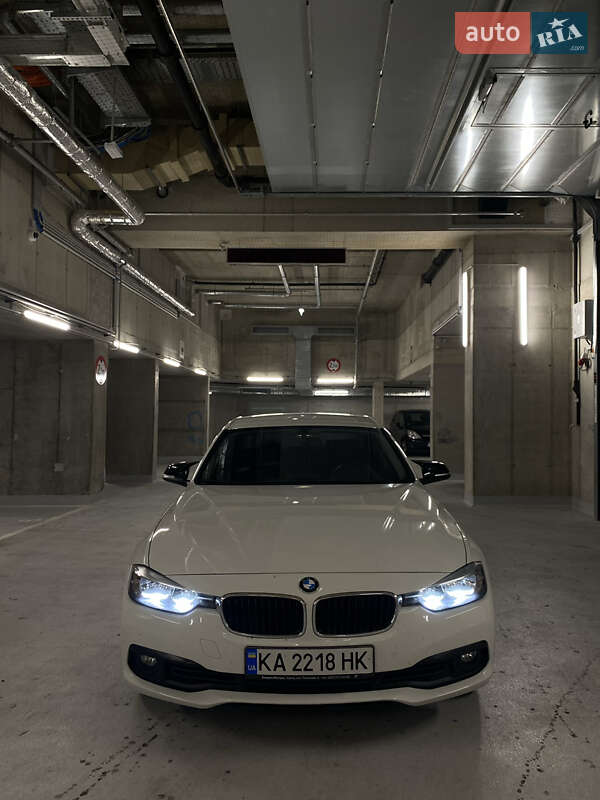 Седан BMW 3 Series 2017 в Києві