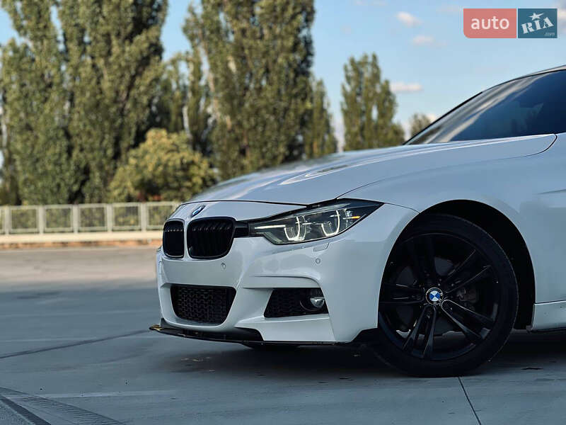 Седан BMW 3 Series 2015 в Киеве