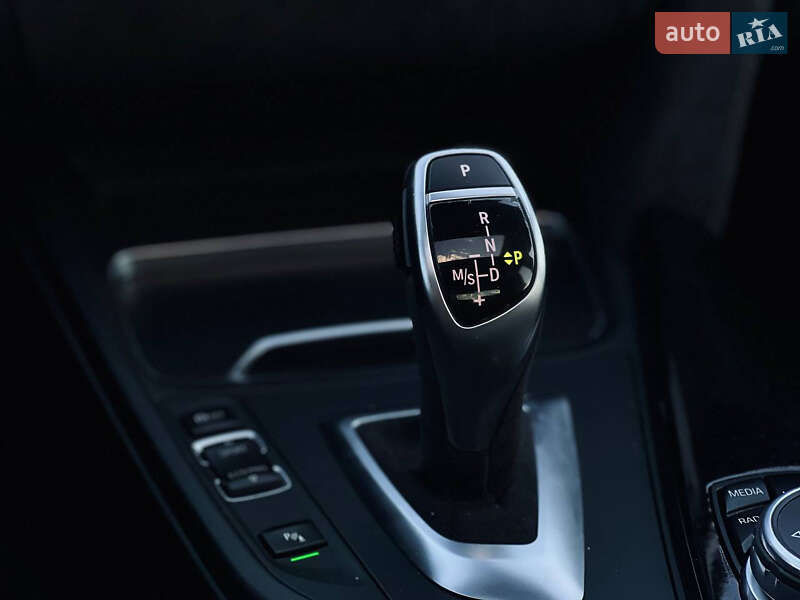 Седан BMW 3 Series 2015 в Киеве