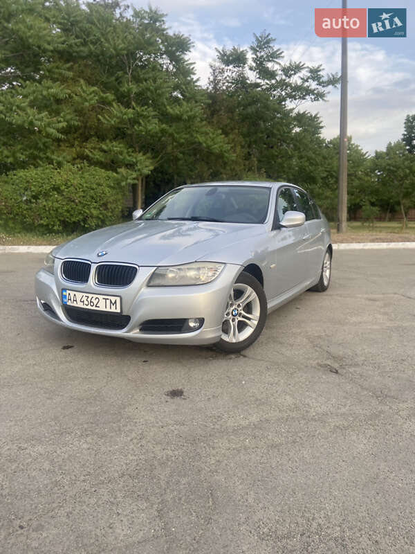 BMW 3 Series 2010