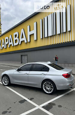 Седан BMW 3 Series 2016 в Киеве