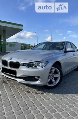 Седан BMW 3 Series 2013 в Львові