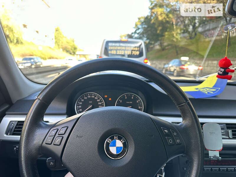 Седан BMW 3 Series 2008 в Черновцах
