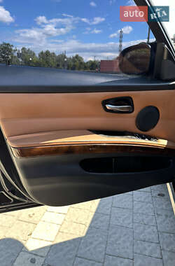 Седан BMW 3 Series 2011 в 