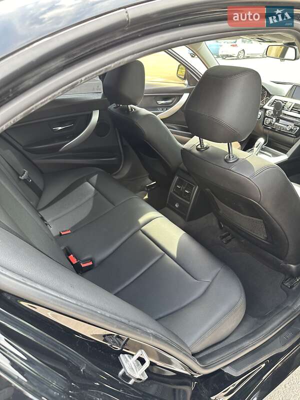 Седан BMW 3 Series 2016 в Ровно