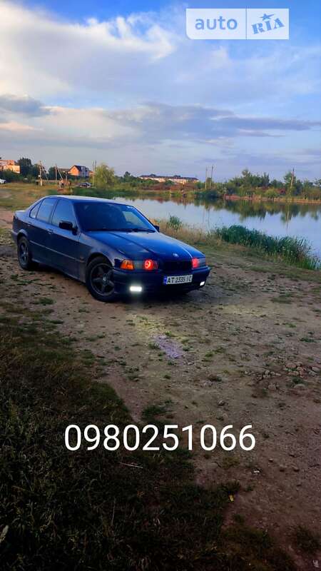 Седан BMW 3 Series 1997 в Калуші