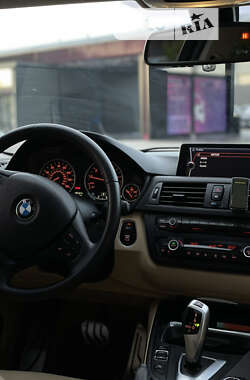 Седан BMW 3 Series 2012 в Львові