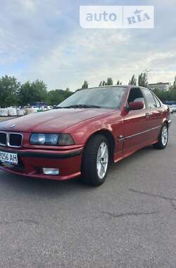 Седан BMW 3 Series 1994 в Днепре