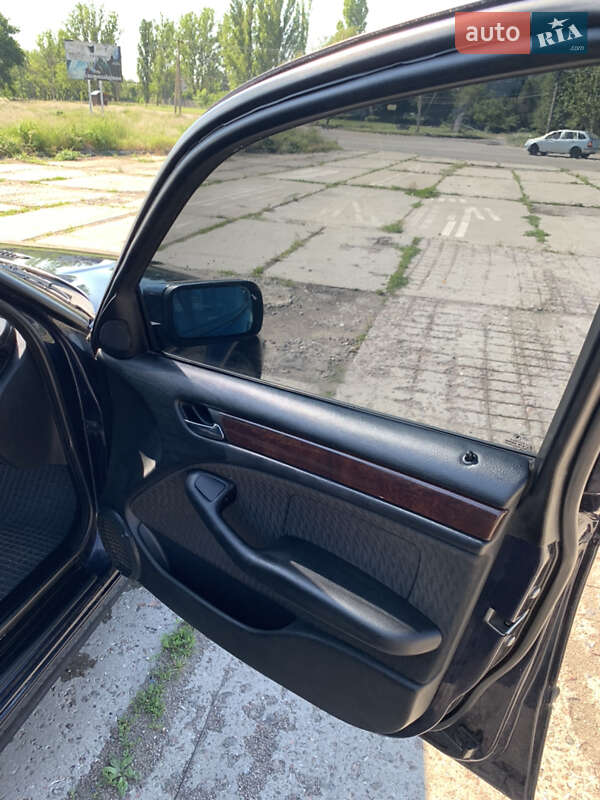 Седан BMW 3 Series 1998 в Белгороде-Днестровском