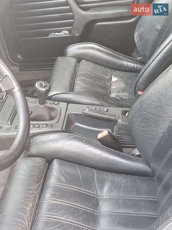 Седан BMW 3 Series 1987 в Житомире