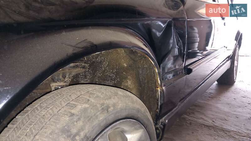 Седан BMW 3 Series 1988 в Болехові