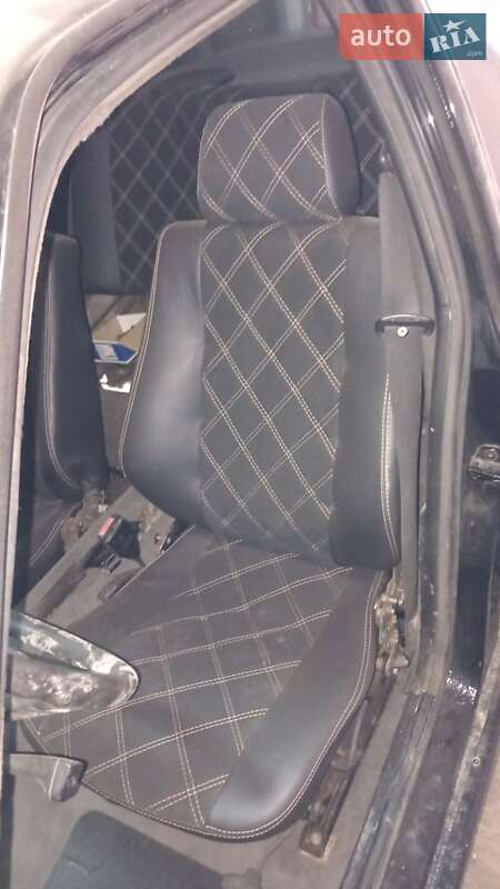 Седан BMW 3 Series 1988 в Болехові