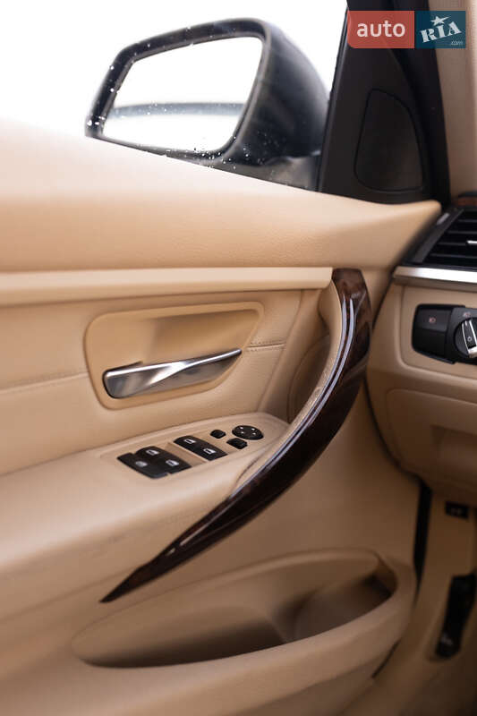 Седан BMW 3 Series 2013 в Львові