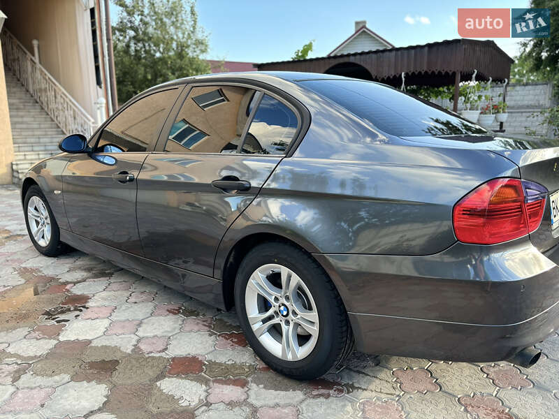 Седан BMW 3 Series 2006 в Острозі