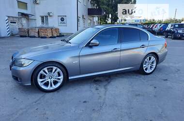 Седан BMW 3 Series 2010 в Полтаве