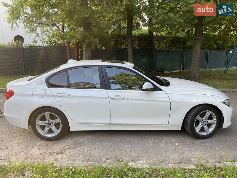 Седан BMW 3 Series 2012 в Львове