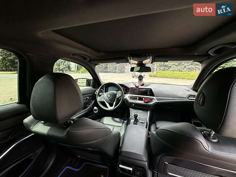 Седан BMW 3 Series 2019 в Кривому Розі